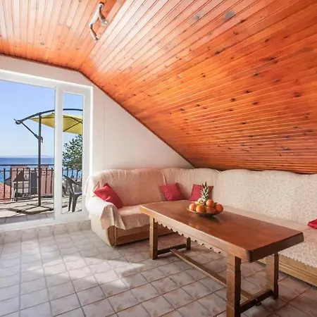 With Pool 100m From Beach Apartmán