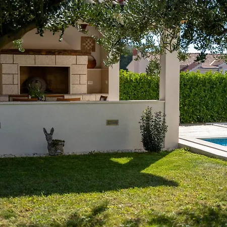 With Pool 100m From Beach